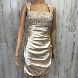 Hailey‎ Lace and Satin Ruched Bodycon Dress